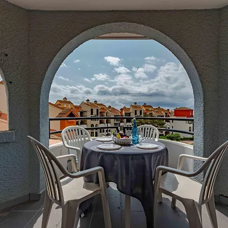 Dominica-8 By Interhome *